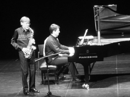 163067_111747495560297_6373589_n