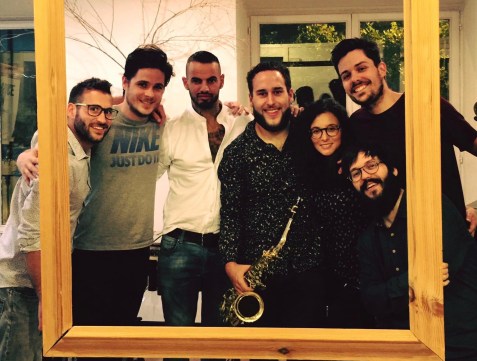 Colmena en la Escuela Internaci onal de Tatuadores Valentín Franco de Madrid en su concierto del 19 de Septiembre de 2016.jpg