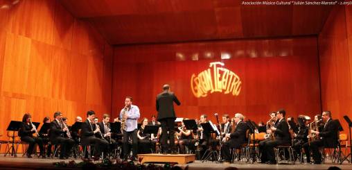 Fantasie (C. Smith) con la AMC Julían Sánchez Maroto de Manzanares (Ciudad Real), 27 Diciembre de 2015.jpg